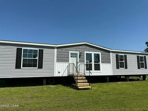2025 mobile home on a half acre lot in Bonifay, FL
